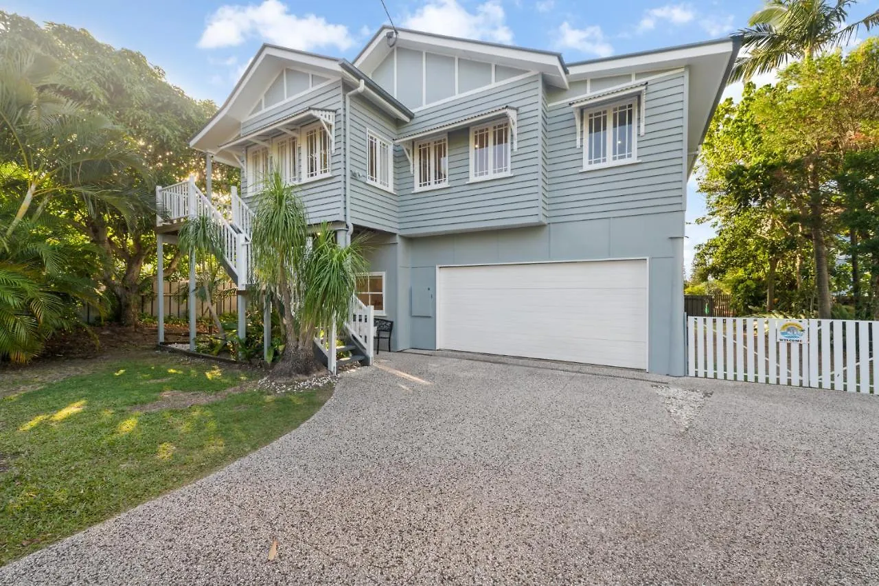 Holiday home Stunning Beach House & Glamping Tent - Sunshine Coast Caloundra