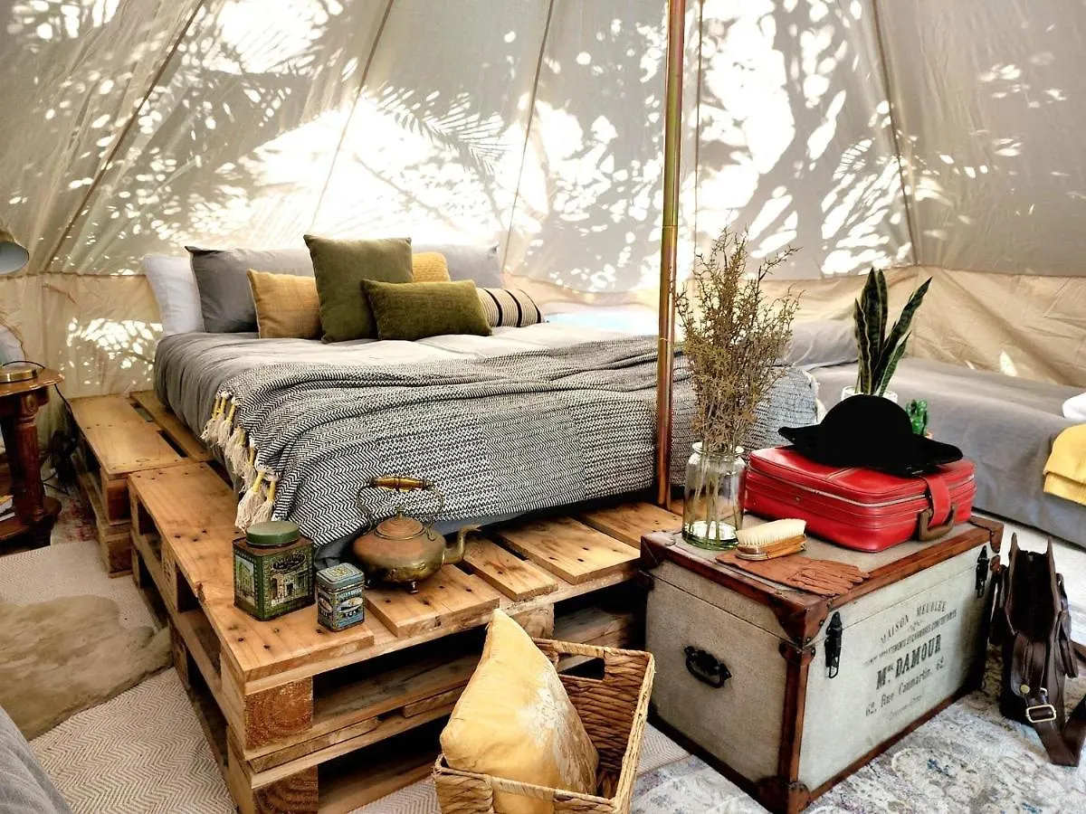 Stunning Beach House & Glamping Tent - Sunshine Coast Caloundra