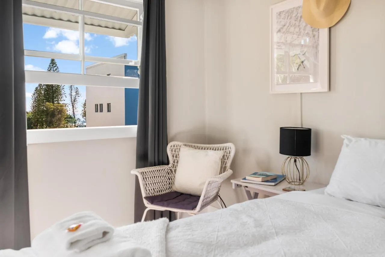 Holiday home Stunning Beach House & Glamping Tent - Sunshine Coast Caloundra