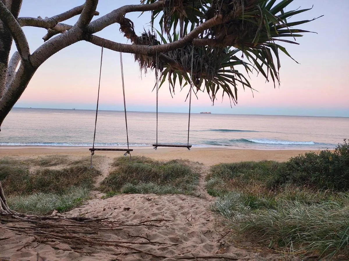 Stunning Beach House & Glamping Tent - Sunshine Coast Caloundra 0*,