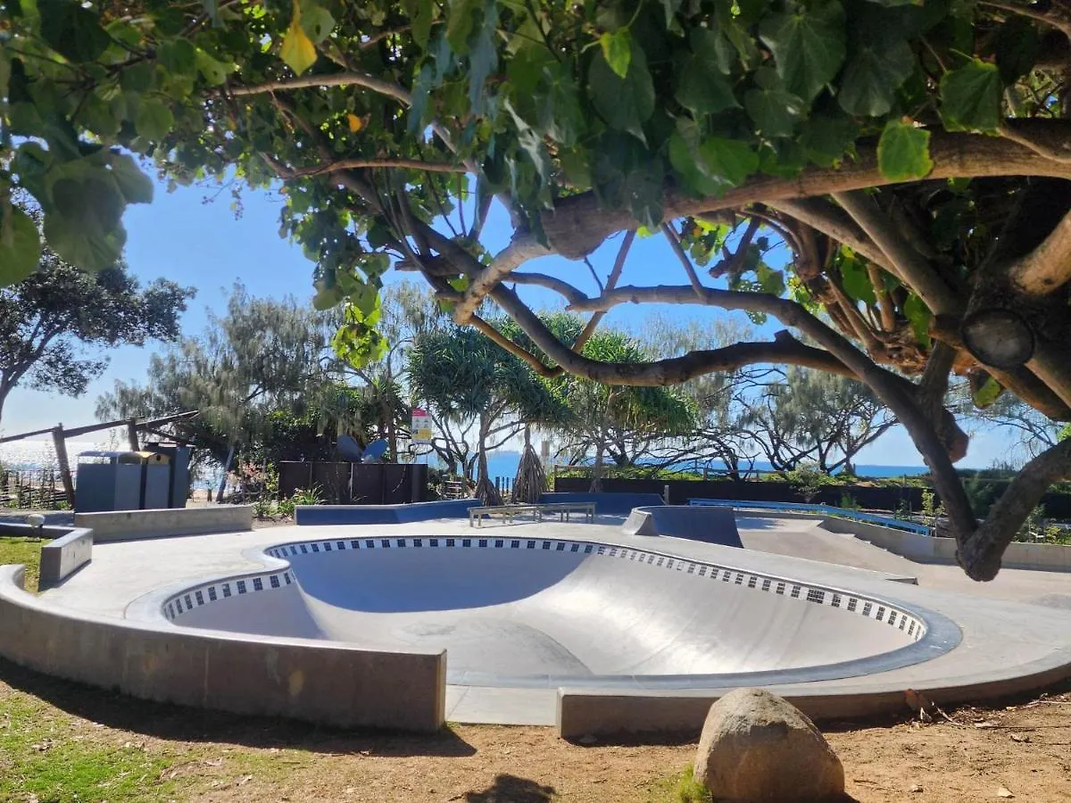 Stunning Beach House & Glamping Tent - Sunshine Coast Caloundra Holiday home